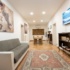 https://ca-del-mercato.hotelslidodijesolo.com
